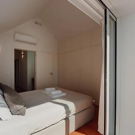 Exclusive Duplex In Downtown Apartment