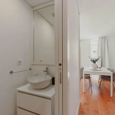 Exclusive Duplex In Downtown *